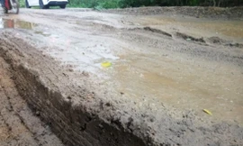 Chủ tịch huyện Lương Sơn, Hòa Bình ra văn bản chỉ đạo về con đường bị băm nát, xóa biển báo