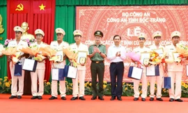 Công an Sóc Trăng và Đồng Tháp: Gần 50 cán bộ lãnh đạo, chỉ huy tình nguyện nghỉ hưu