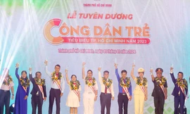 TP.HCM vinh danh 14 công dân trẻ tiêu biểu 2023 trong ngày đầu tiên của năm mới