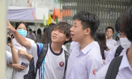 Tuyển sinh lớp 10 tại TP.HCM: Thí sinh dự thi môn chuyên Anh có quyền chọn hình thức thi