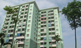 Bố mẹ đi vắng, bé bốn tuổi rơi từ tầng chín chết thảm