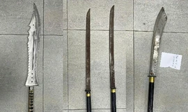 Hà Nội: Bắt nhóm đối tượng ngông cuồng liên tiếp đuổi chém người đi đường