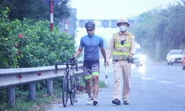 Xử lý nghiêm tình trạng xe đạp đi vào đường Võ Nguyên Giáp