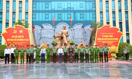 Khánh thành tượng đài Chủ tịch Hồ Chí Minh và bức Phù điêu Bác Hồ với Công an Thủ đô