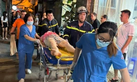 Người phụ nữ phơi quần áo, ngã từ tầng 4 xuống mái nhà hàng xóm