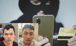 Vờ đổi ngoại tệ rồi cướp giật