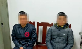 Hai người đàn ông đi xe SH đánh nhau với tài xế ô tô trên Vành đai 2 khai gì? 