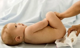 Vệ sinh cho bé gái thế nào?