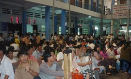 Hệ thống y tế đang rối nhiễu