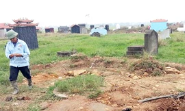 Vì sao những kẻ đào trộm mộ cổ chúa bà chỉ lấy 4 tấm ván gỗ thiên?