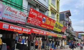 Khu vực cửa hàng giới thiệu sản phẩm tại Dốc Lã