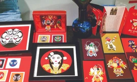 Những sản phẩm handmade với chủ đề “Hát bội” do chính tay Huy thiết kế