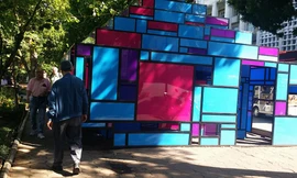 Tác phẩm “Tháp” trước khi bị tháo dỡ