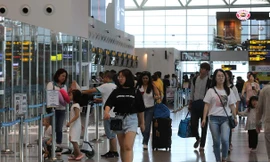 Đại biểu Nguyễn Quốc Hưng đề xuất: Việt Nam nên học tập một số nước thu “phí chia tay” hay “phí du lịch” đối với công dân xuất cảnh Ảnh: Như Ý