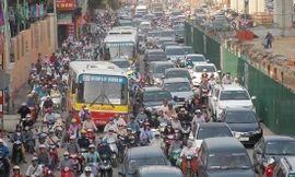 Sở GTVT yêu cầu trước 15/1 phải hoàn trả lòng đường, hè để không ảnh hưởng đến giao thông dịp cuối năm Ảnh: A.Trọng