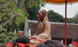 Rước tượng danh nhân Nguyễn Quý Ân về Đại Mỗ Ảnh: XB