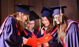 Thu hút nhân tài: Không thể chỉ bằng mỹ từ