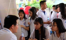 Dù điểm chuẩn thấp nhiều trường vẫn thiếu thí sinh  