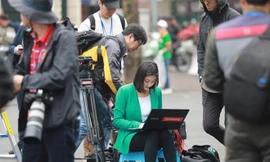 Phóng viên truyền hình và phóng viên chuyên trách của Triều Tiên luôn được ngồi xe dẫn đầu đoàn để ghi hình ảnh: hồng vĩnh 