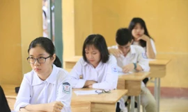 Học sinh dự thi tuyển lớp 10 năm 2019-2020 của Hà Nội. Ảnh: Như Ý