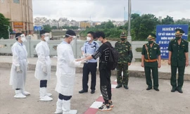 Cơ quan chức năng Việt Nam trao trả người nhập cảnh trái phép cho phía Trung Quốc