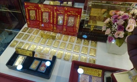 Nên thận trọng mua vàng trong lúc này