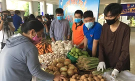 Gian hàng 0 đồng đầy đủ các loại thực phẩm 