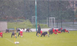 HLV Park Hang Seo đối mặt không ít khó khăn trên con đường làm mới lối chơi của ĐTVNẢnh: ANH TÚ