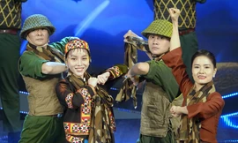 Hơn 3.000 người tham gia liên hoan nghệ thuật ‘80 năm vang mãi bản hùng ca’