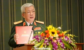 Thứ trưởng Quốc phòng Nguyễn Chí Vịnh công bố Sách trắng và Sách ảnh Quốc phòng Việt Nam 2019, chiều 25/11