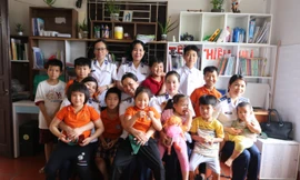 ‘Bóng hồng’ Cảnh sát biển đến với trẻ em có hoàn cảnh bất hạnh