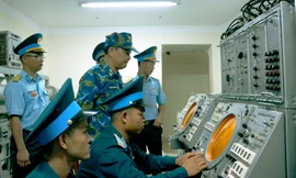 Vững vàng cánh sóng ra-đa phòng không ở Trường Sa