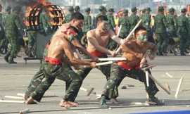 Đặc công Việt Nam trình diễn tinh hoa gì tại sân bay Gia Lâm? 