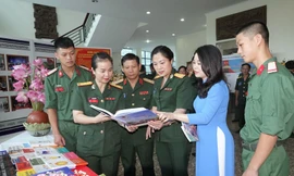 Xây dựng khát vọng cống hiến - lẽ sống thanh niên trong tuổi trẻ Bộ Tư lệnh Thủ đô