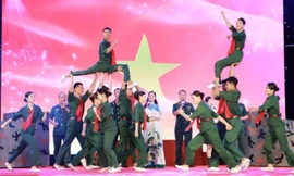 Khi người lính Đặc công thể hiện tài năng hát ru, dân ca