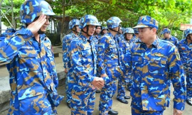 Tư lệnh Hải quân kiểm tra bộ đội Trường Sa, tri ân các bậc tiền nhân