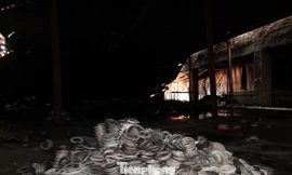 Hình ảnh hiếm hoi trong tầng 2 nhà kho Rạng Đông chưa được công bố