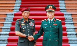 Tư lệnh Lực lượng Quốc phòng Malaysia đến Việt Nam hội đàm, thăm Sư đoàn 308