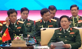 Bộ trưởng Quốc phòng Việt Nam Ngô Xuân Lịch điều hành ADMM Retreat 2020, sáng 19/2, tại Hà Nội