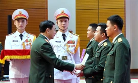 Đại tướng Phan Văn Giang thăng và phong quân hàm cho 3 gương mặt trẻ tiêu biểu