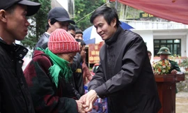 Tết ấm yêu thương trên biên giới