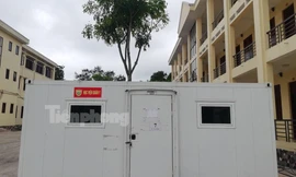 Công tác lắp đặt trang thiết bị đã được tiến hành trong sáng nay (17/5)