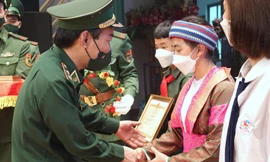 Bộ đội Biên phòng chắp cánh ước mơ cho hơn 5.000 học sinh tới trường