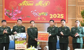 Đại tướng Phan Văn Giang yêu cầu bộ đội vui Xuân an toàn, sẵn sàng chiến đấu cao