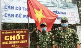 Quân nhân biên phòng tại chốt phòng, chống dịch số 10 thuộc Đồn Biên phòng cửa khẩu Chàng Riệc (Tây Ninh). Ảnh: Đăng Bảy