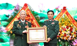 Trao danh hiệu Anh hùng Lực lượng vũ trang nhân dân tặng Trung tướng Đặng Quân Thụy