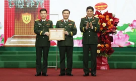 Bộ trưởng Bộ Quốc phòng khen thưởng đơn vị giữ vững trận địa đặc biệt