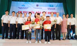 Học sinh Thạch Lỗi trải nghiệm tình yêu biển đảo