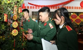 Rộn ràng đêm giao thừa đón năm mới tại các đơn vị Quân đội