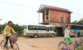 Ôm nợ và bệnh tật